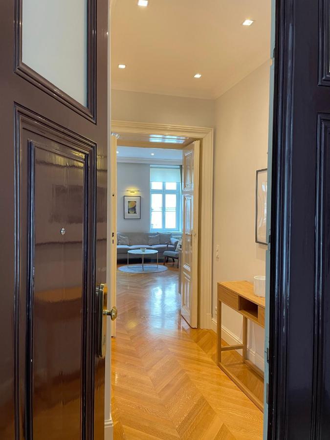 Luxury 2Br Apartment Neubaugasse เวียนนา ภายนอก รูปภาพ